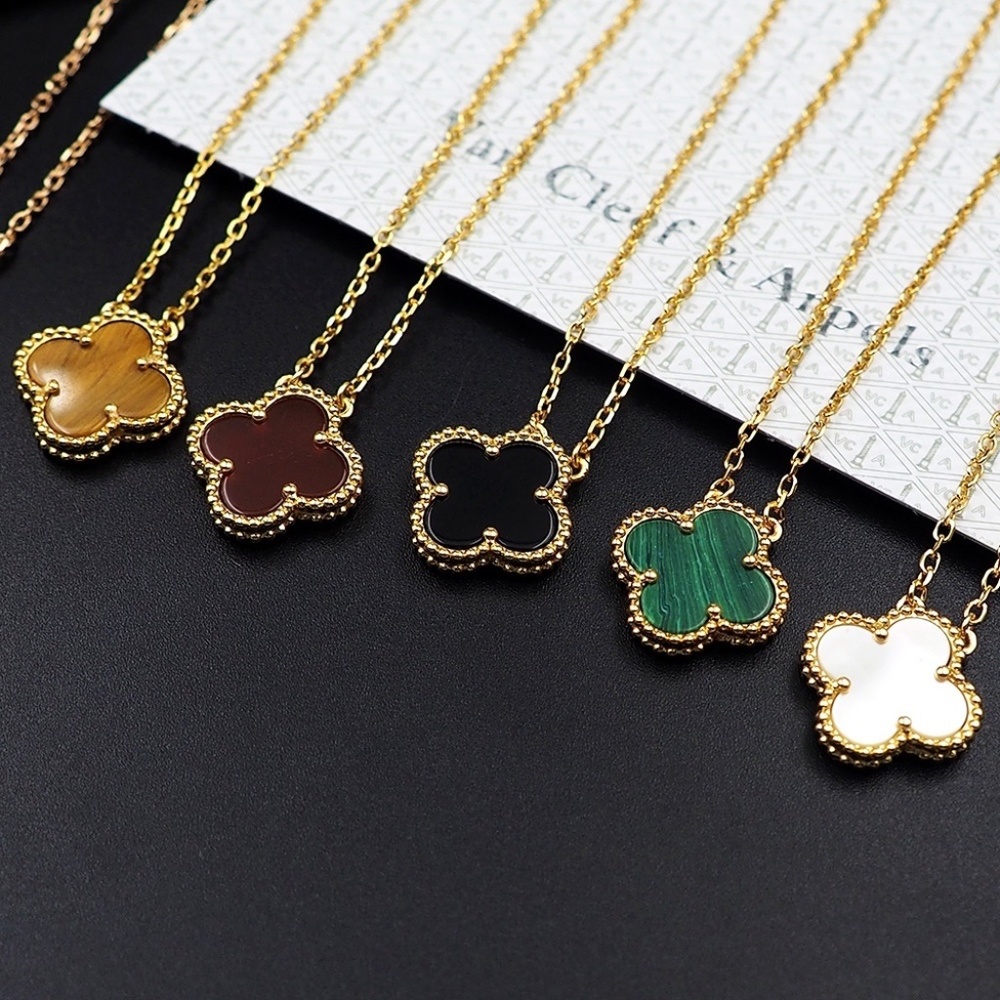 💎New 18k Gold Plated Clover Necklace